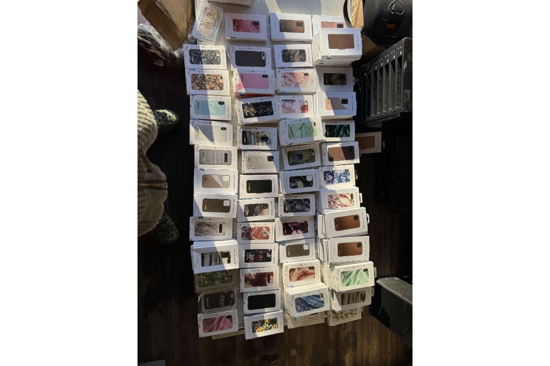 Job Lot 50 x Ideal of Sweden Apple & Samsung High Quality Mobile Phone Cases RRP £1500 - Image 1 of 8