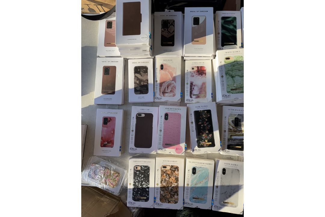 Job Lot 50 x Ideal of Sweden Apple & Samsung High Quality Mobile Phone Cases RRP £1500 - Image 2 of 8