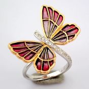 An Exquisite Transparent Enamel Butterfly Ring Detailed With Brilliant Diamonds and 18k Gold