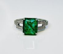 Beautiful Natural 2.64 CT Emerald Ring With Natural Diamonds & Platinum 950