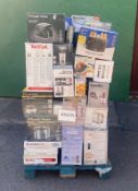 Pallet of Approximately 86 Unprocessed Raw Return Household Small Appliances RRP £3,203.73 - 1025...