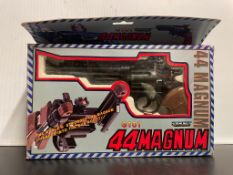 Micro Man Transformers Gunrobot G101 44 Magnum