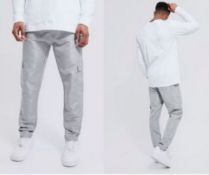 Brand New BooHoo Men’s Grey Skinny Fit Shell Cargo Trousers – Size S