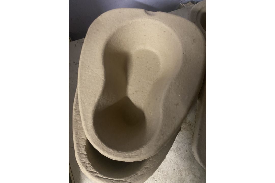 Wholesale Cardboard Bedpans, Superior Design, British Made 100 % Recycled Carboard. Pack of 40 - Image 5 of 5