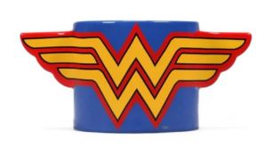 10pcs - WonderWoman licensed mug / planter - Half Moon Bay stock - rrp £14.99 - 10pcs in lot
