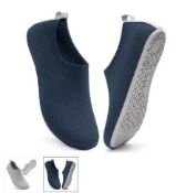 13 x Men's Slippers House Shoes Total RRP £297.70 L3a