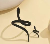 New! 2pcs Bohemian Style Retro Cool Snake-Shaped Ring Bracelet Combination Set.