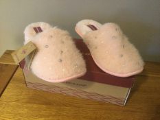 Dunlop Ladies Luxury “Althea” Memory Foam Fur Slippers, Size 6, Pink - New