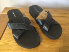 Dunlop “Leo” Ladies, Low Wedge, Flip Flop Sandals, Size 4, Black Leopard - Brand New