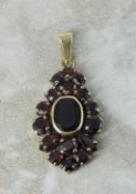 Vintage 8ct Yellow Gold .333 Garnet Cluster Pendant, 3.34g