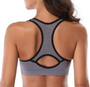 18 x Brand New Overstock Sports Bra Non-Wired RRP £450.36 Lb15