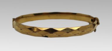 Vintage 9ct Gold Faceted Bangle with Metal Core