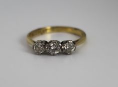 Antique Diamond Three-Stone Ring – 18ct Yellow Gold & Platinum