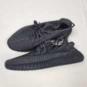 Sneakers With Reflective Thread UK 10.5