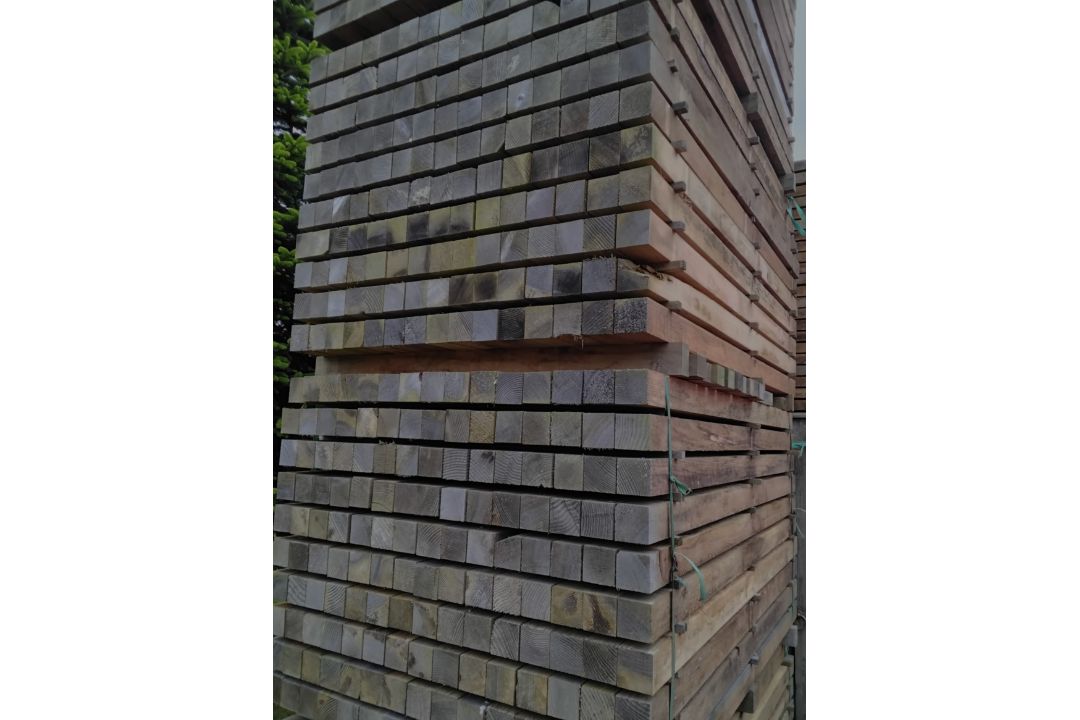 50x Softwood Sawn Timber Mixed Larch / Douglas Fir Posts - Image 3 of 4