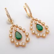 18K Rose Gold Earrings Detailed With Vibrant Emerald and Brilliant Diamonds
