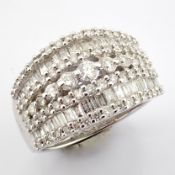 18K White Gold Ring Detailed With 1.23 Ct Diamonds