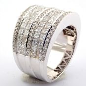 18K White Gold Ring Detailed With Brilliant Diamonds