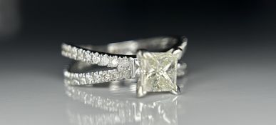 Beautiful 1.17ct Princess Cut Untreated Natural Solitaire Diamond & 18k Gold