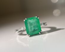 Beautiful 3.20 CT Natural Emerald Ring With Natural Diamonds & Platinum 950