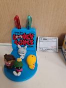 Title: 100 Pcs Looney Tunes Brand New Sealed Stock Fone Gadget Holder With Pens & Memo Pad RRP £19.