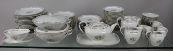 Extensive Franconia Krautheim â€œSummer Bloomâ€œ Dinner Tea Service