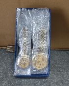 Pair of Men and Women's Watch Gold Colour. Est £30 - U2-BOX 69