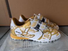 Miswell Boys Football Boots Kids Size 4 - Est £20 - U2-BOX 69