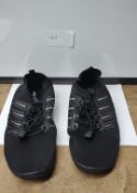 Black Swim Shoes - 28cm Long. EST £15 - U2-BOX 71