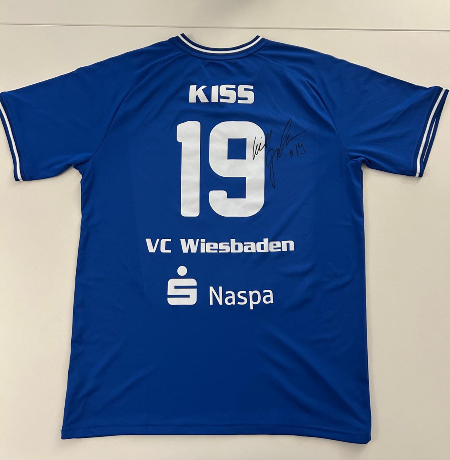 Original-Trikot von Greta Kiss (getragen & handsigniert) - Bild 2 aus 4