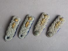 4-teiliges Konvolut von Schulterklappen eines Oberstleutnants / Oberstabsarztes (2. WK)