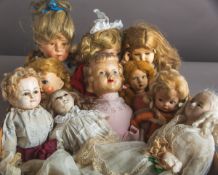 10-teiliges Konvolut von Puppen