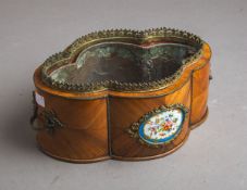 Blumenbehälter / Jardinière (Frankreich, um 1880)