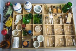 Konvolut von Apotheker-Miniaturen