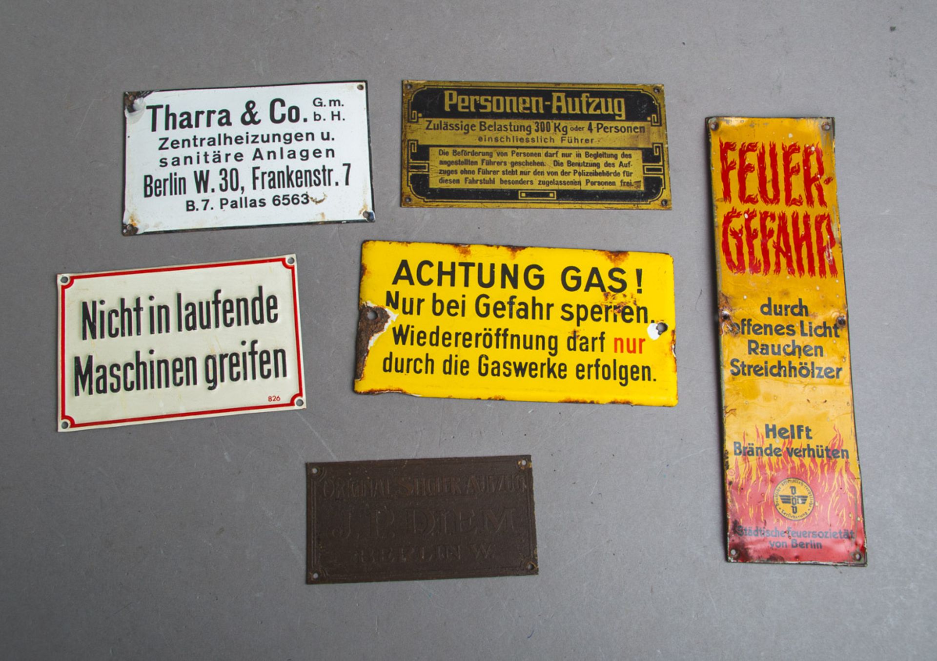 6-teiliges Konvolut von Email- und Blechschildern