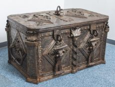 Große Eisentruhe von außergewöhnlicher Qualität (18. Jh.)