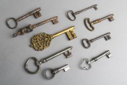 9-teiliges Konvolut von historischen Schlüsseln (18./19. Jh.)