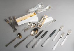 32-teiliges Konvolut von Besteckteilen