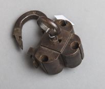 Vorhängeschloss in Kleeblattform (um 1600/50)