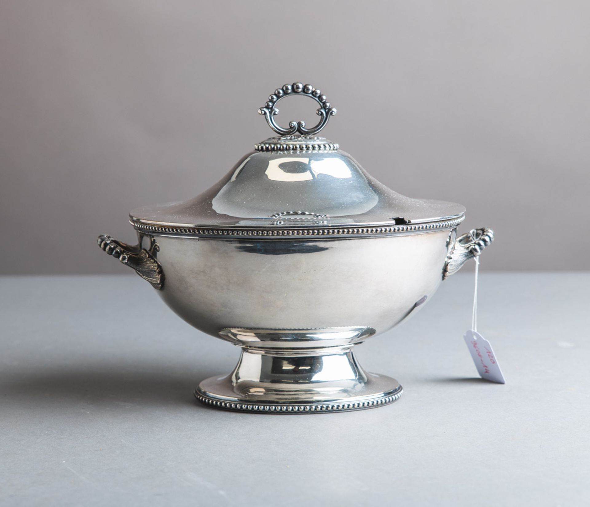 Suppenterrine (Mappin u. Webb, England, um 1900)