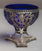 Pokalförmige Schale mit Glas-Einsatz 800 Silber (19. Jh.)