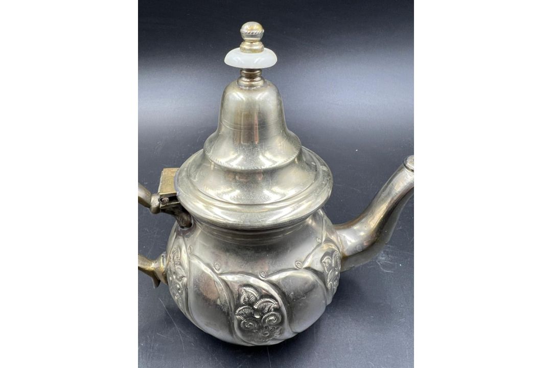 A white metal Arabic tea pot - Image 2 of 3