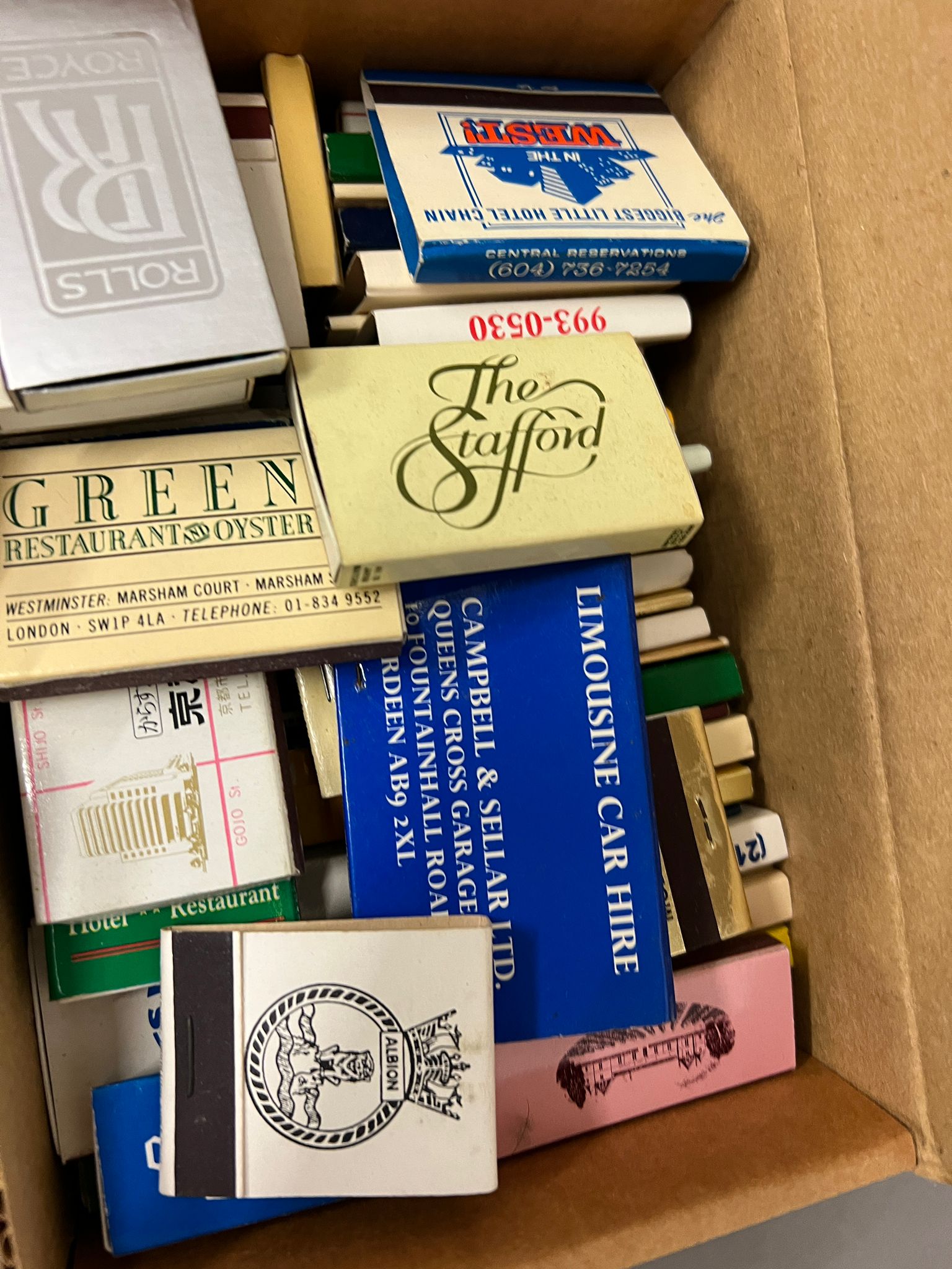 A large selection of vintage matchbooks - Image 2 of 2