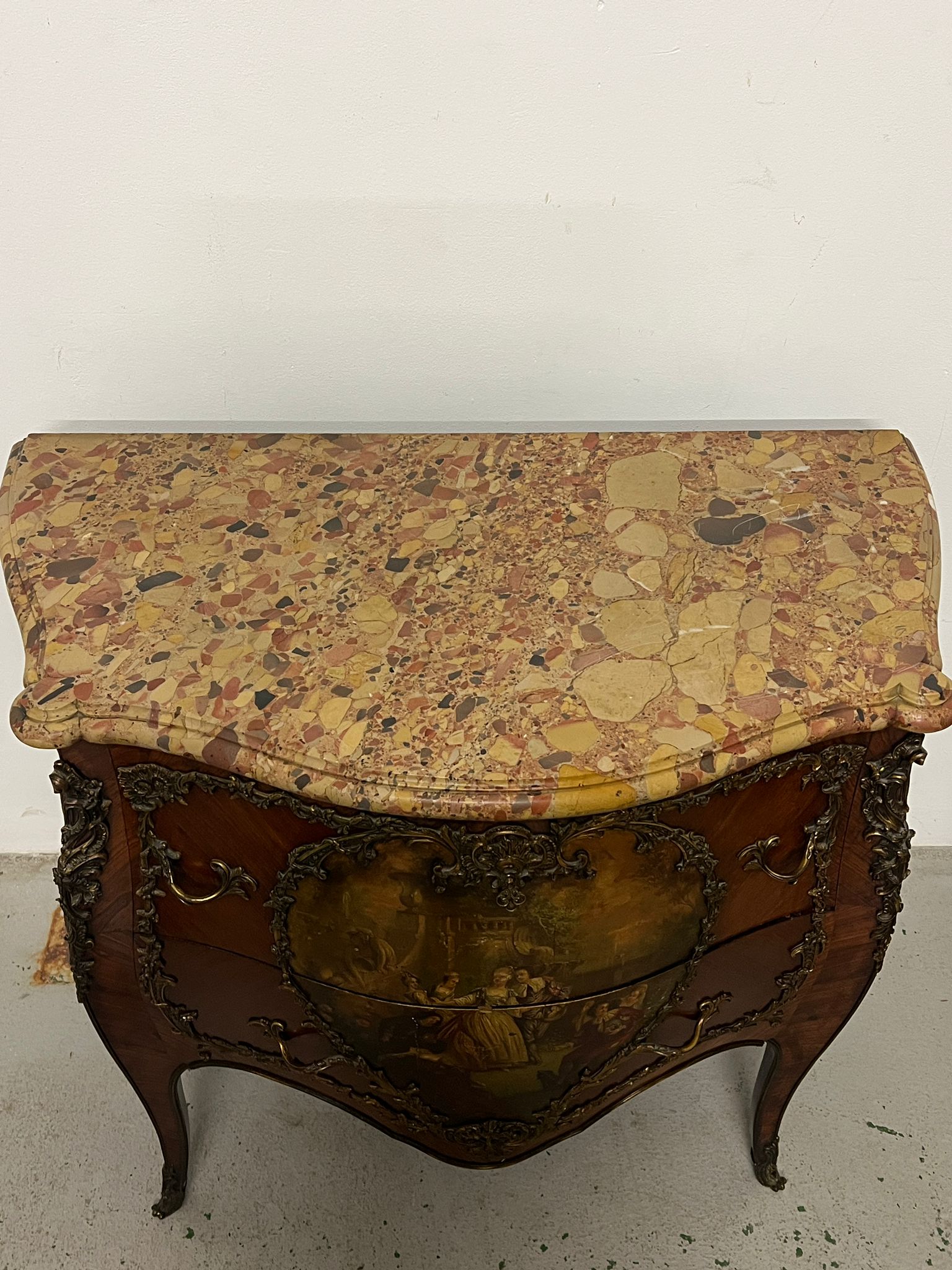 A marble topped commode, The French commode painted to front (H89cm W98cm D54cm) - Image 4 of 4
