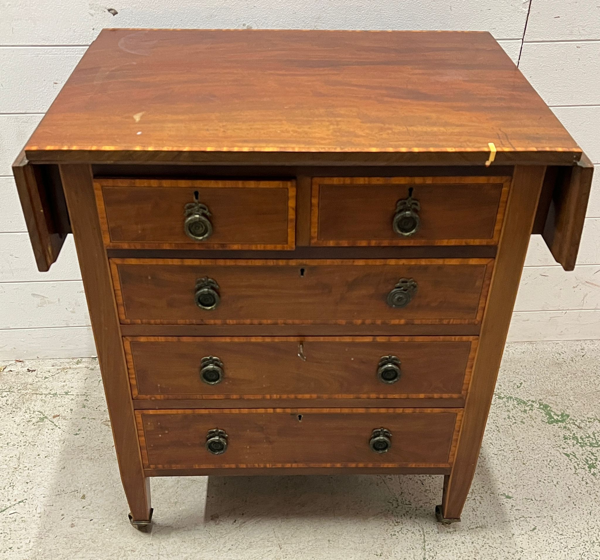 An Edwardian mahogany chest of drawers with drop sides (Open H78cm W100cm D51cm) - Image 3 of 4