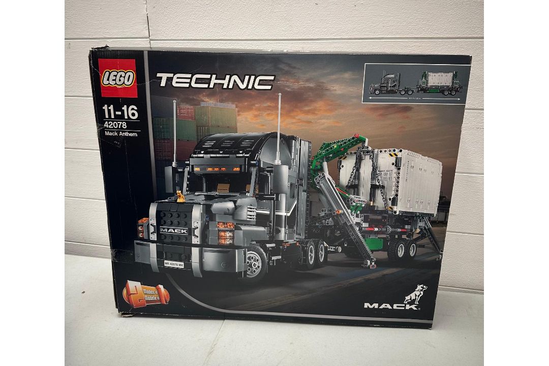 LEGO Technic Mack Anthem (Set 42078), 18+ retired set, brand new with opened box. - Image 1 of 2
