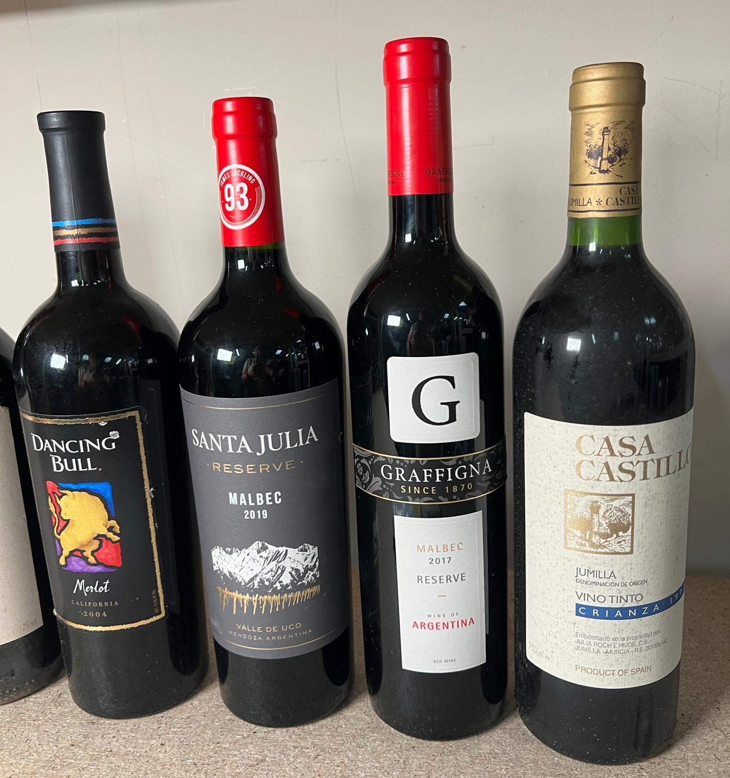 Six bottles of red wine to include a Santa Julia Malbec 2019 and a The Wine Society Bordeaux - Image 2 of 3
