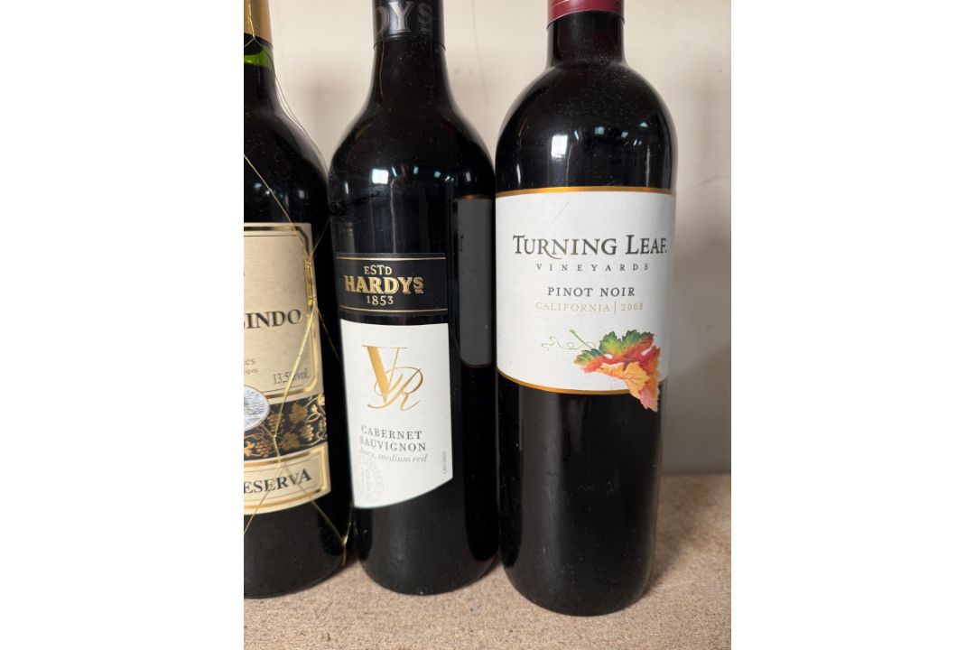 Six bottles of red wine to include Chateau Neuf Du Pape etc - Image 4 of 4