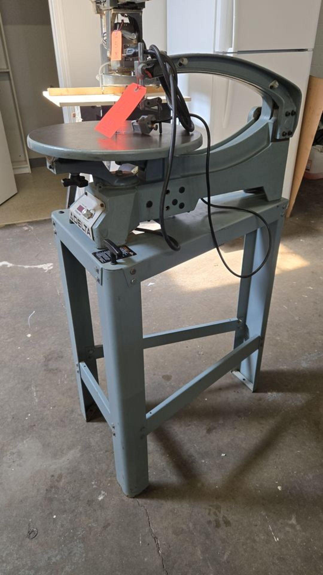 Delta Cat. No. 40-601 Bench-Top Scroll Saw, S/N: S6L52571; 115-VAC, 1.3 Amps, with Stand - Image 3 of 5