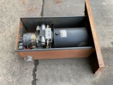 1 x 24V Hydraulic vehicle power pack tipper unit self contained from MOD